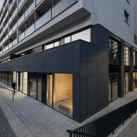 Central Point By Zoom Apartments Bratislava Luaran gambar