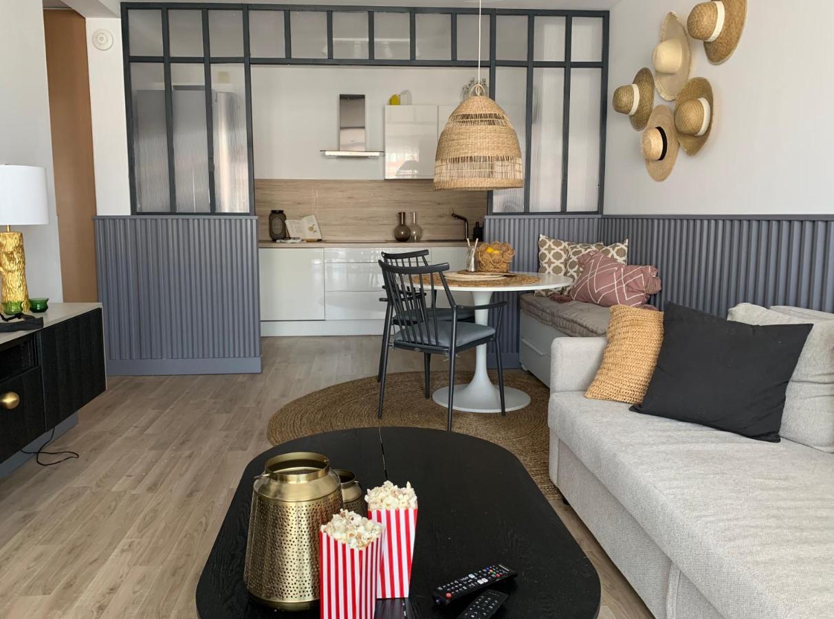 Central Point By Zoom Apartments Bratislava Luaran gambar