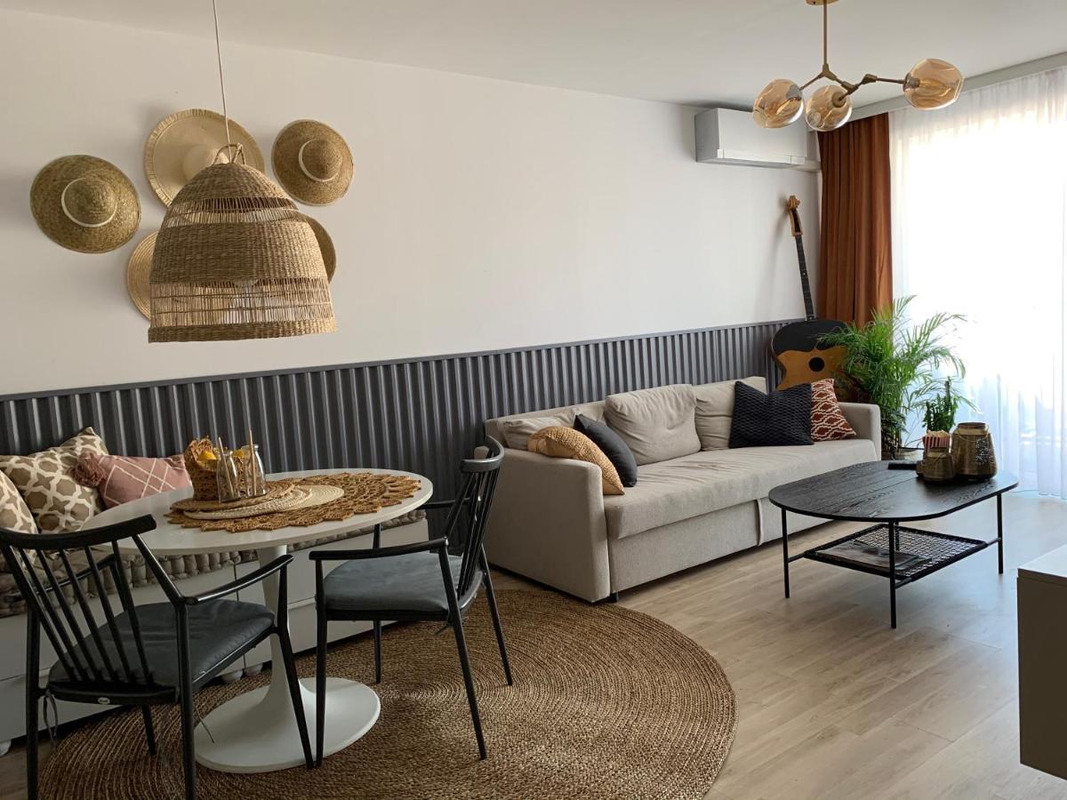 Central Point By Zoom Apartments Bratislava Luaran gambar