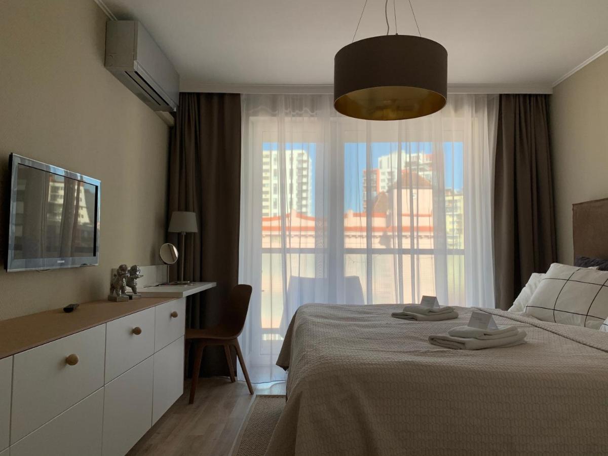 Central Point By Zoom Apartments Bratislava Luaran gambar