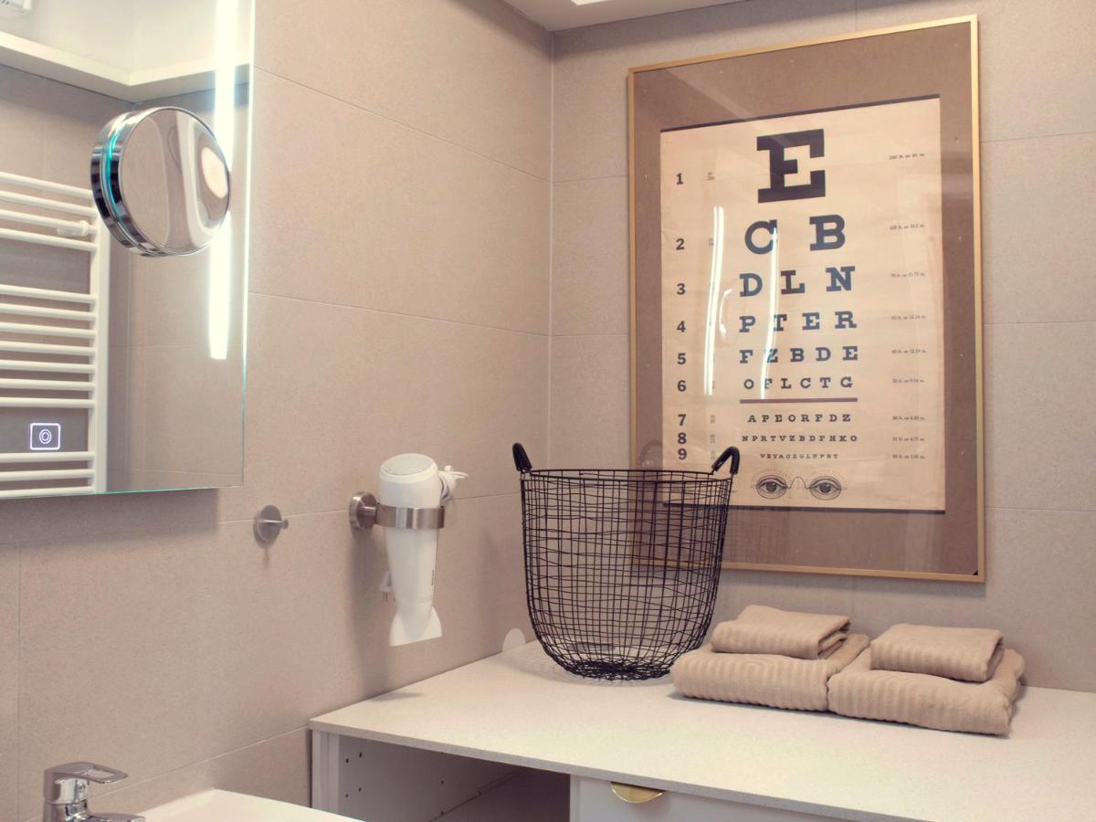 Central Point By Zoom Apartments Bratislava Luaran gambar