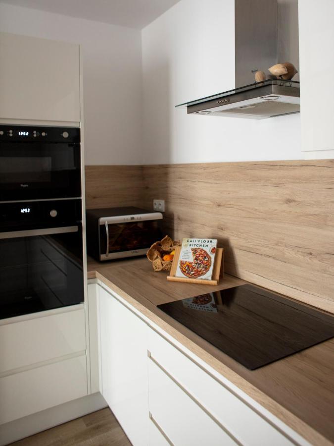 Central Point By Zoom Apartments Bratislava Luaran gambar